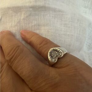 Silver pinky ring size 3 I love pinky rings 
Not  Available !!!
